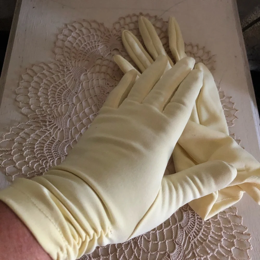 Vintage Yellow Wrist Gloves